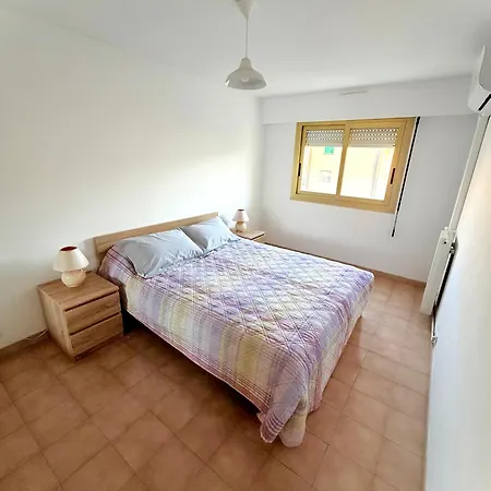T4, Vue Mer, Parking *